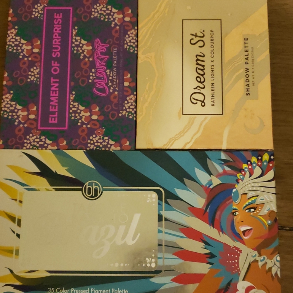 Set of 3 colorful pallettes